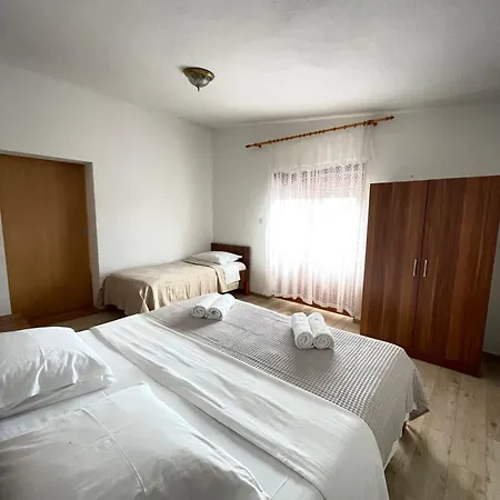 Apartmani Ivanka Starigrad Paklenica Exterior photo