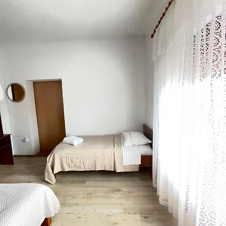 Apartmani Ivanka Starigrad Paklenica Exterior photo