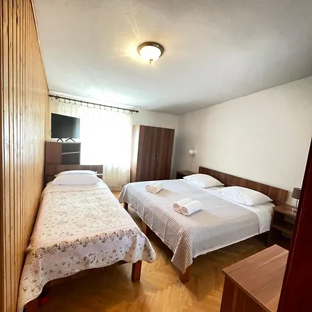 Apartmani Ivanka Starigrad Paklenica Exterior photo