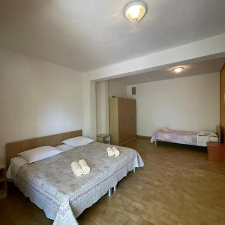Apartmani Ivanka Starigrad Paklenica Exterior photo